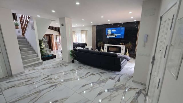 5 soveværelse Villa til salg i Alhaurín de la Torre med swimmingpool garage - € 975.000 (Ref: 9676726)