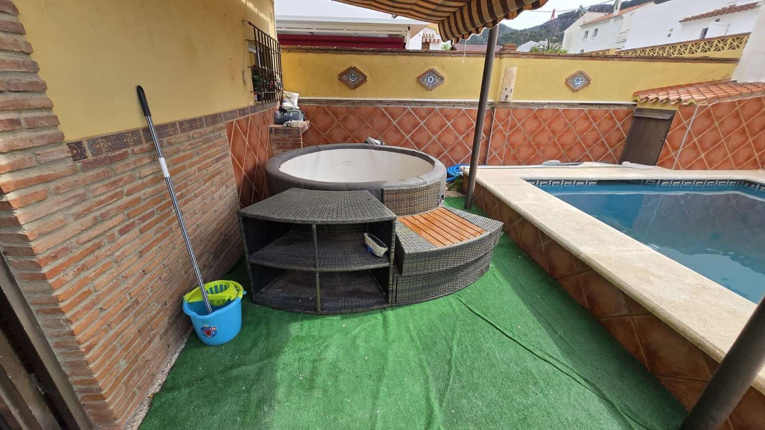 5 bedroom Villa for sale in Alhaurin de la Torre with pool garage - € 975,000 (Ref: 9676726)