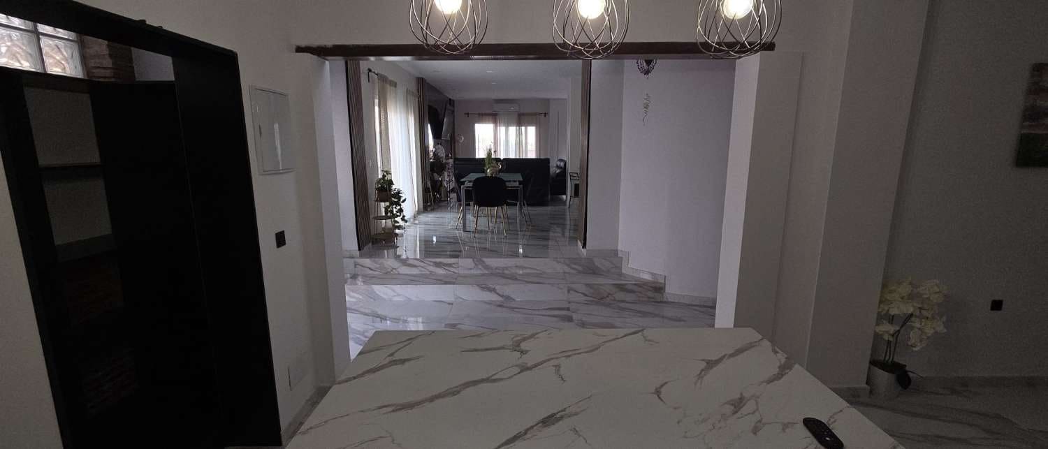 5 bedroom Villa for sale in Alhaurin de la Torre with pool garage - € 775,000 (Ref: 9676726)