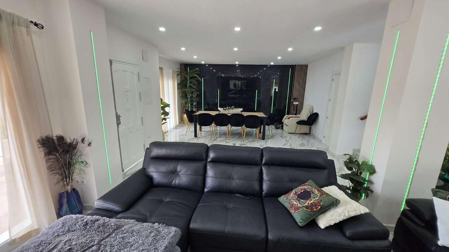 5 bedroom Villa for sale in Alhaurin de la Torre with pool garage - € 775,000 (Ref: 9676726)