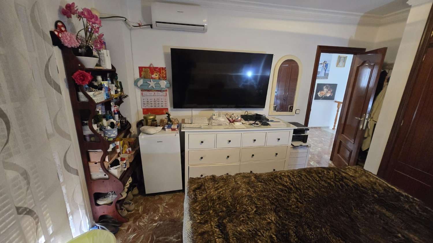 5 bedroom Villa for sale in Alhaurin de la Torre with pool garage - € 775,000 (Ref: 9676726)