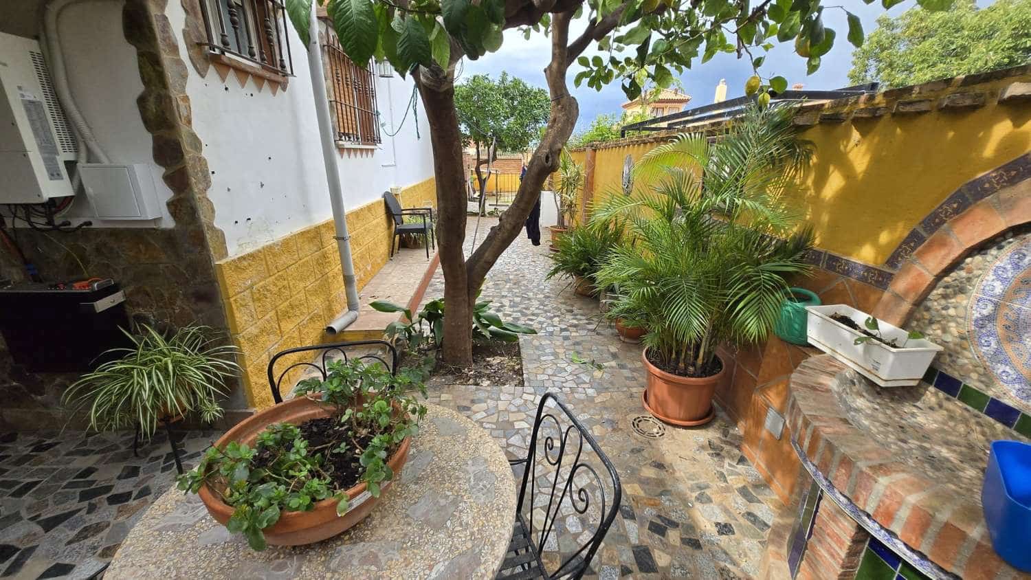 5 bedroom Villa for sale in Alhaurin de la Torre with pool garage - € 775,000 (Ref: 9676726)