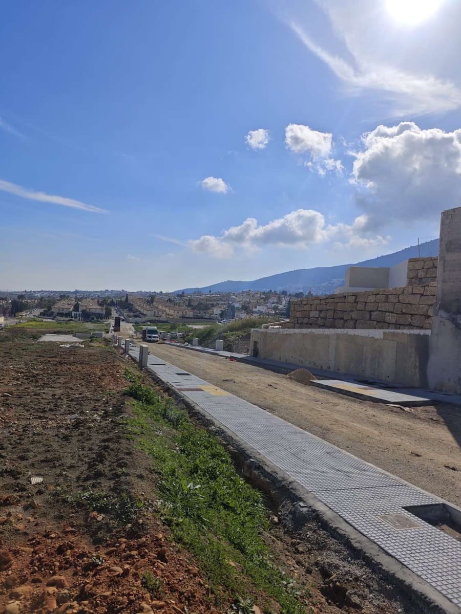 Building Plot for sale in Alhaurin de la Torre - € 390,000 (Ref: 9679423)