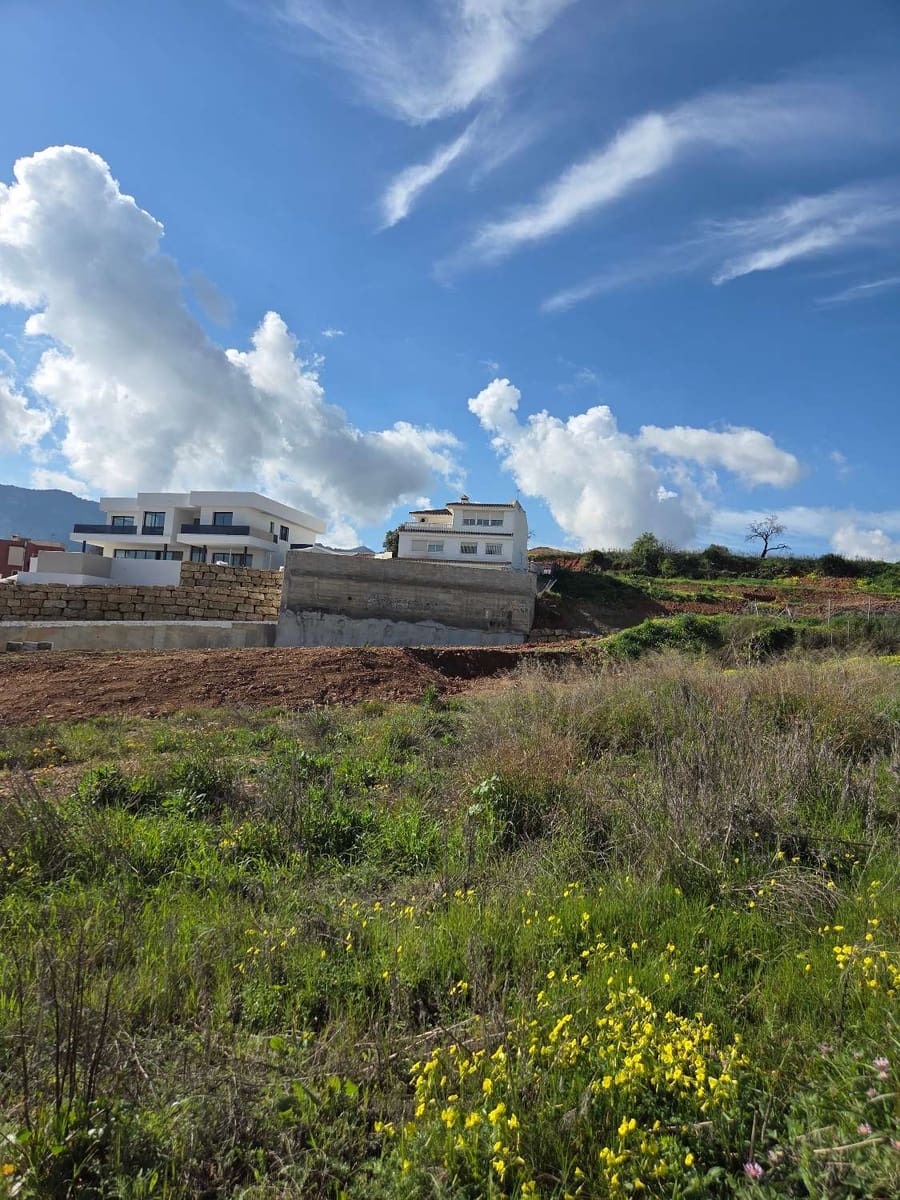 Building Plot for sale in Alhaurin de la Torre - € 390,000 (Ref: 9679423)