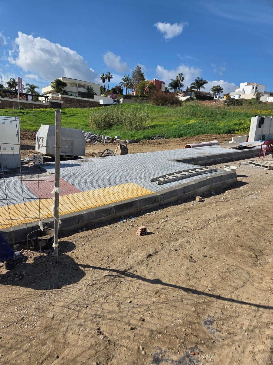 Building Plot for sale in Alhaurin de la Torre - € 390,000 (Ref: 9679423)