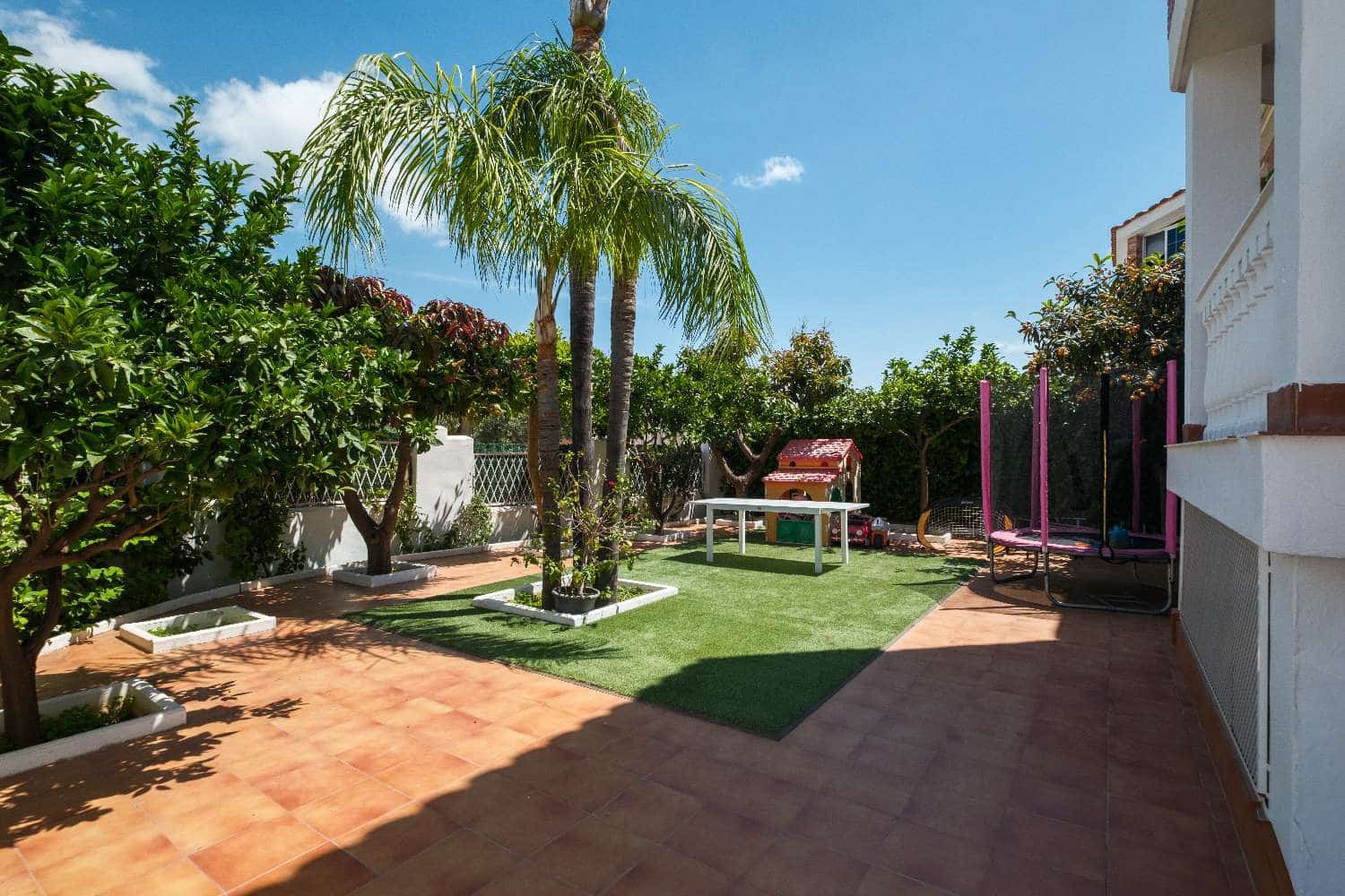 3 chambre Villa/Maison Semi-Mitoyenne à vendre à Alhaurin de la Torre avec piscine - 560 000 € (Ref: 9816968)