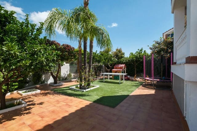 3 chambre Villa/Maison Semi-Mitoyenne à vendre à Alhaurín de la Torre avec piscine - 560 000 € (Ref: 9816968)