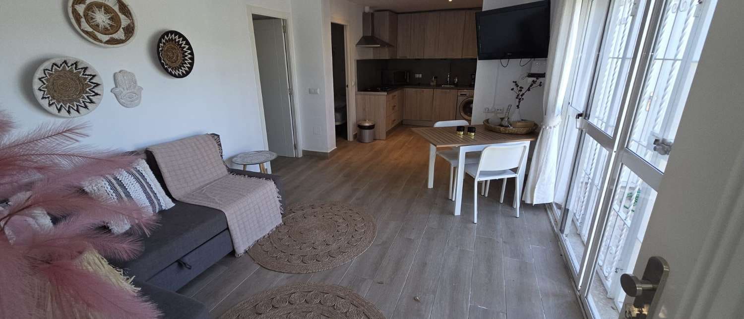 6 quarto Moradia Geminada para venda em Alhaurin de la Torre com piscina - 575 000 € (Ref: 9859041)