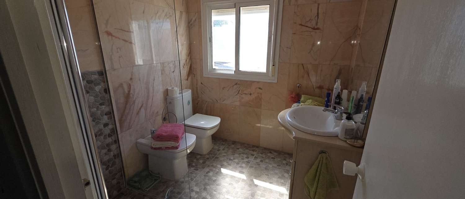 6 quarto Moradia Geminada para venda em Alhaurin de la Torre com piscina - 575 000 € (Ref: 9859041)