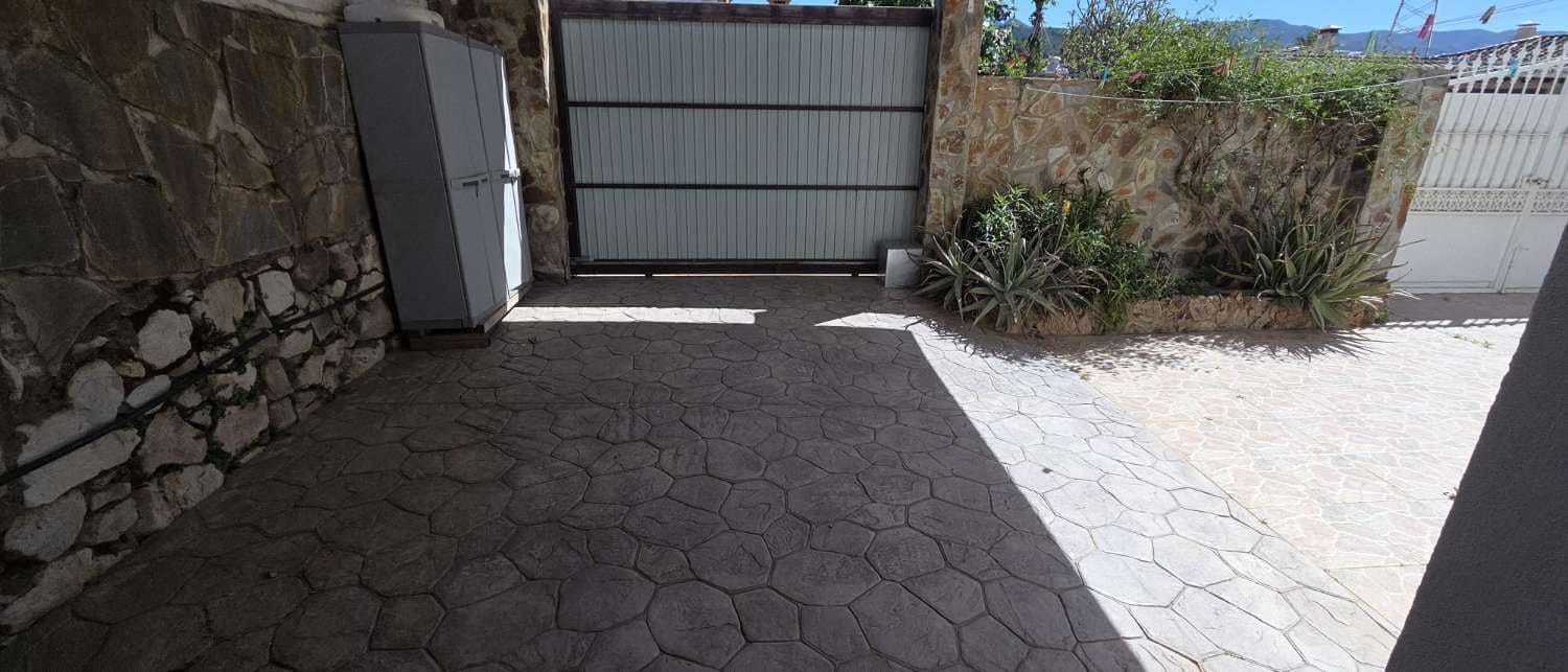 6 quarto Moradia Geminada para venda em Alhaurin de la Torre com piscina - 575 000 € (Ref: 9859041)