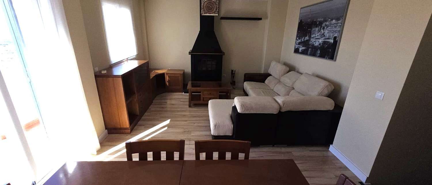 Villa/Maison Semi-Mitoyenne de 3 chambres à louer à Alhaurin de la Torre avec garage - 1 350 € (Ref: 9859042)