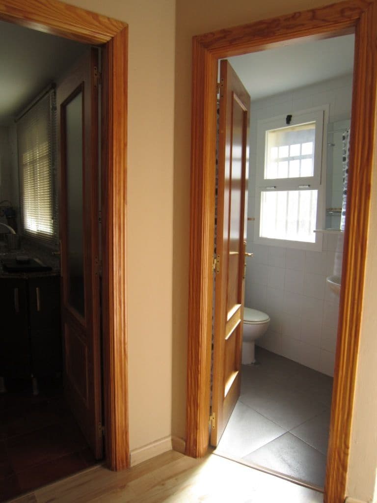 Villa/Maison Semi-Mitoyenne de 3 chambres à louer à Alhaurin de la Torre avec garage - 1 350 € (Ref: 9859042)