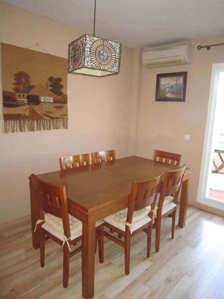 Villa/Maison Semi-Mitoyenne de 3 chambres à louer à Alhaurin de la Torre avec garage - 1 350 € (Ref: 9859042)