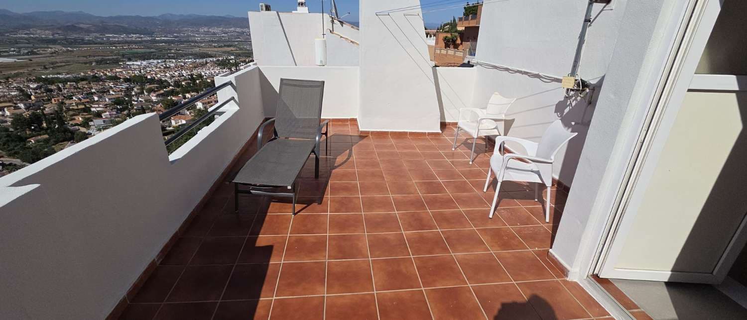Villa/Maison Semi-Mitoyenne de 3 chambres à louer à Alhaurin de la Torre avec garage - 1 350 € (Ref: 9859042)