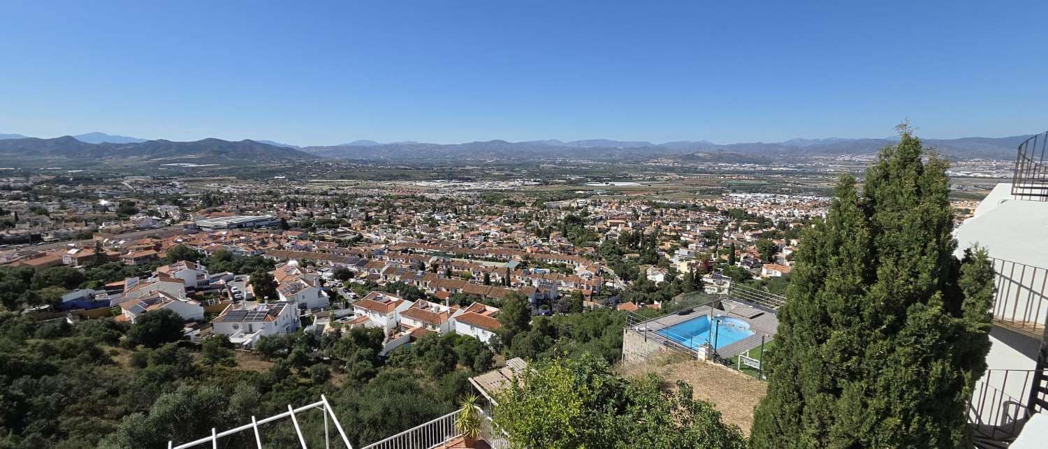Villa/Maison Semi-Mitoyenne de 3 chambres à louer à Alhaurin de la Torre avec garage - 1 350 € (Ref: 9859042)