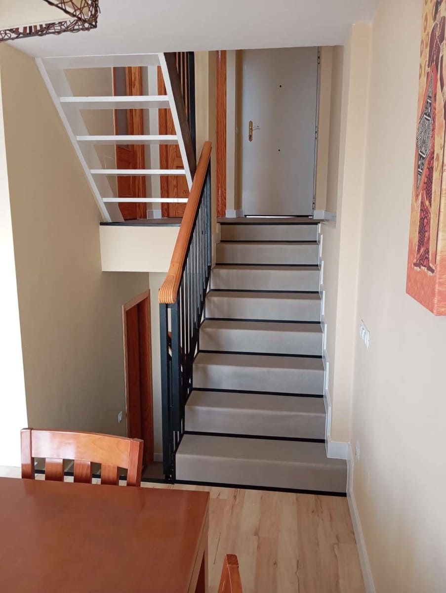 Villa/Maison Semi-Mitoyenne de 3 chambres à louer à Alhaurin de la Torre avec garage - 1 350 € (Ref: 9859042)