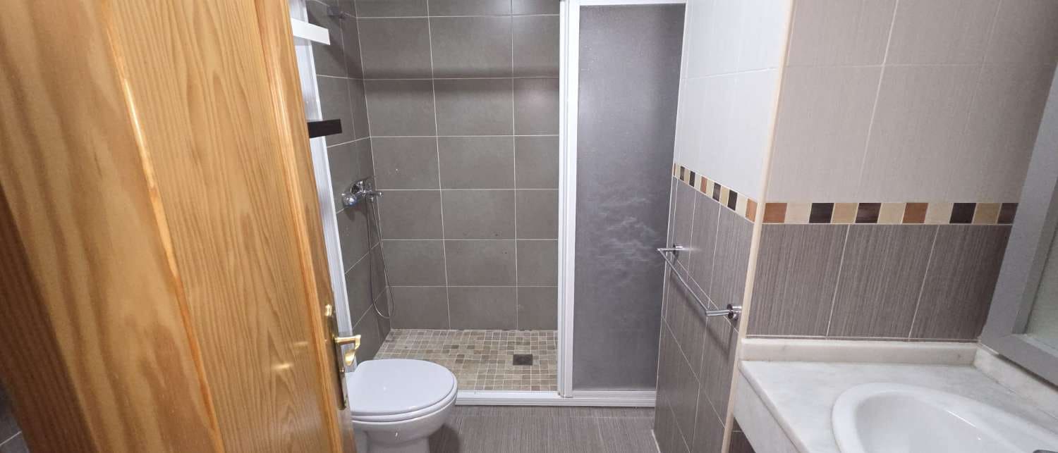 Villa/Maison Semi-Mitoyenne de 3 chambres à louer à Alhaurin de la Torre avec garage - 1 350 € (Ref: 9859042)