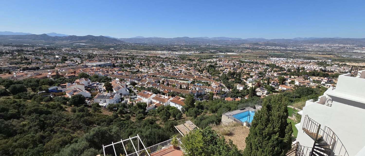 Villa/Maison Semi-Mitoyenne de 3 chambres à louer à Alhaurin de la Torre avec garage - 1 350 € (Ref: 9859042)