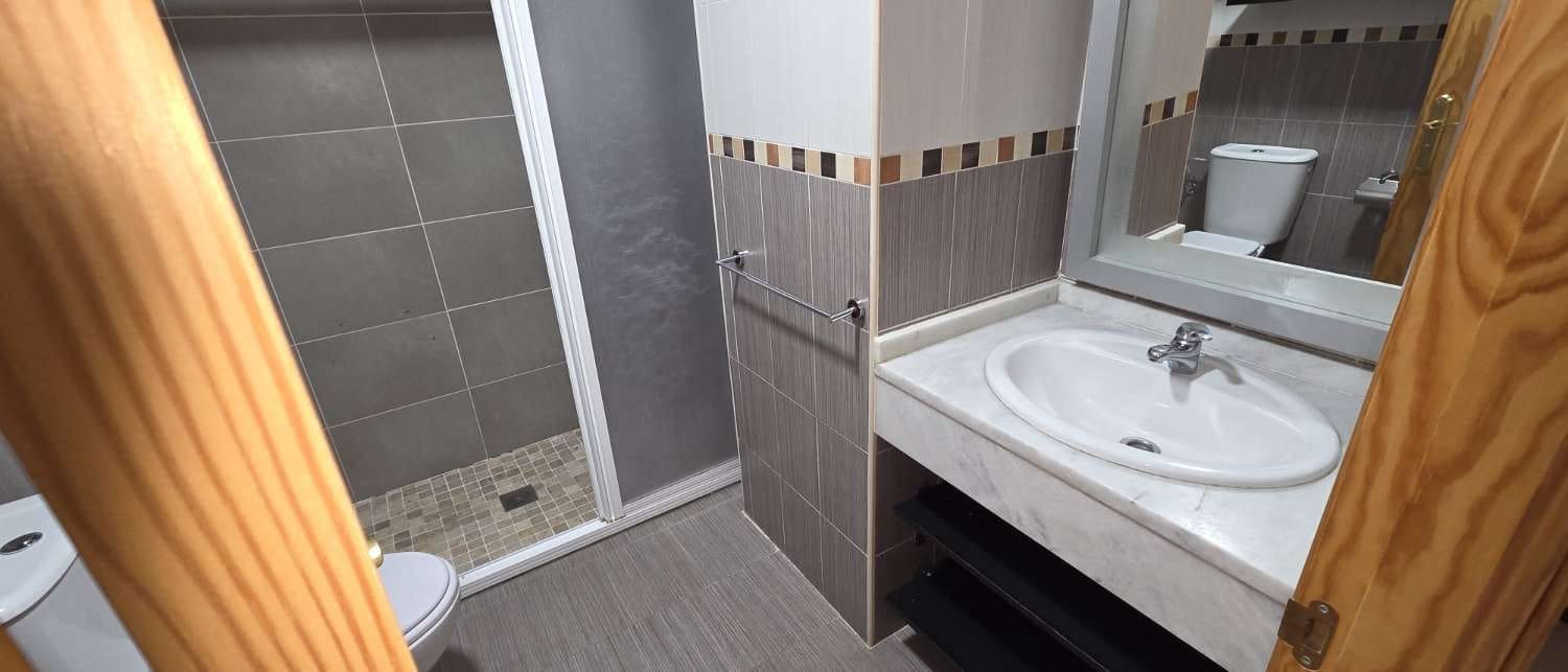 Villa/Maison Semi-Mitoyenne de 3 chambres à louer à Alhaurin de la Torre avec garage - 1 350 € (Ref: 9859042)