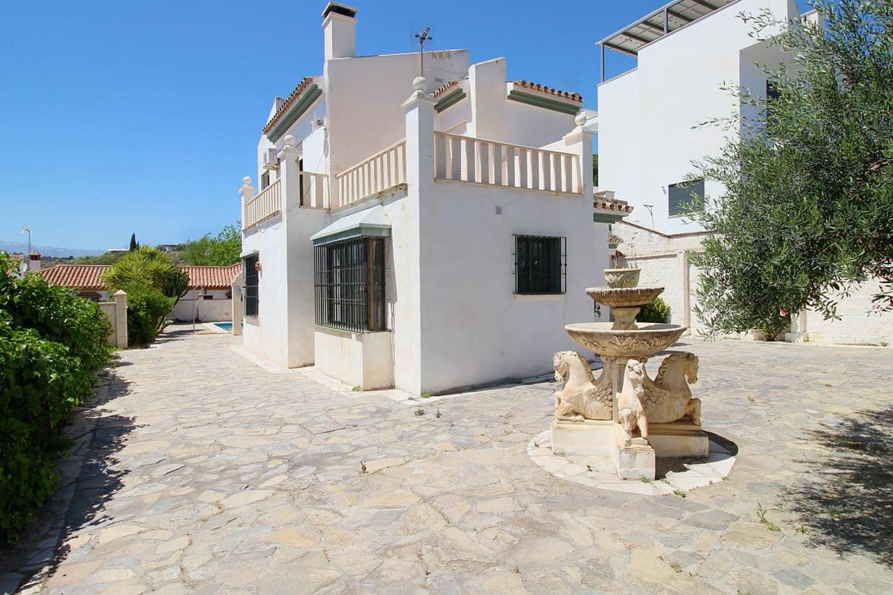 4 bedroom Villa for sale in Coin with pool - € 463,500 (Ref: 9866446)