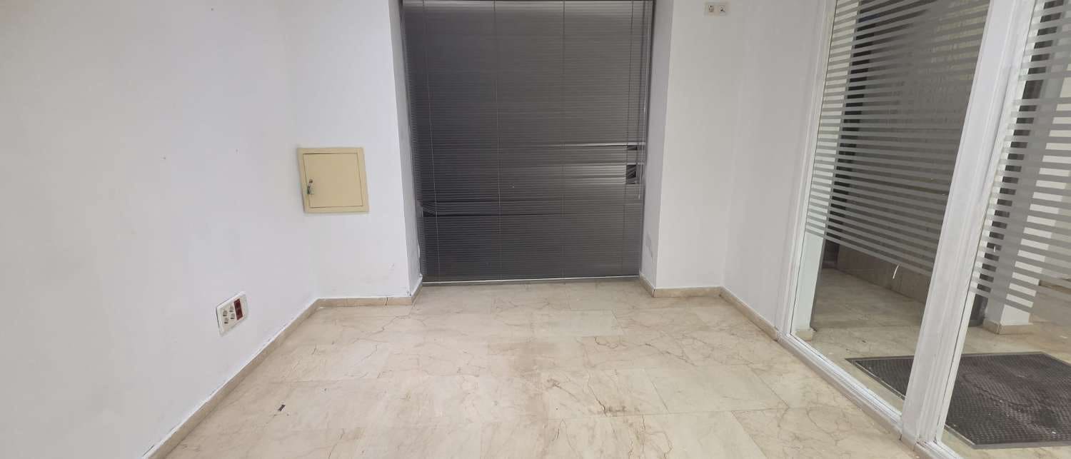 Flat for sale in Pizarra - € 155,000 (Ref: 9926712)