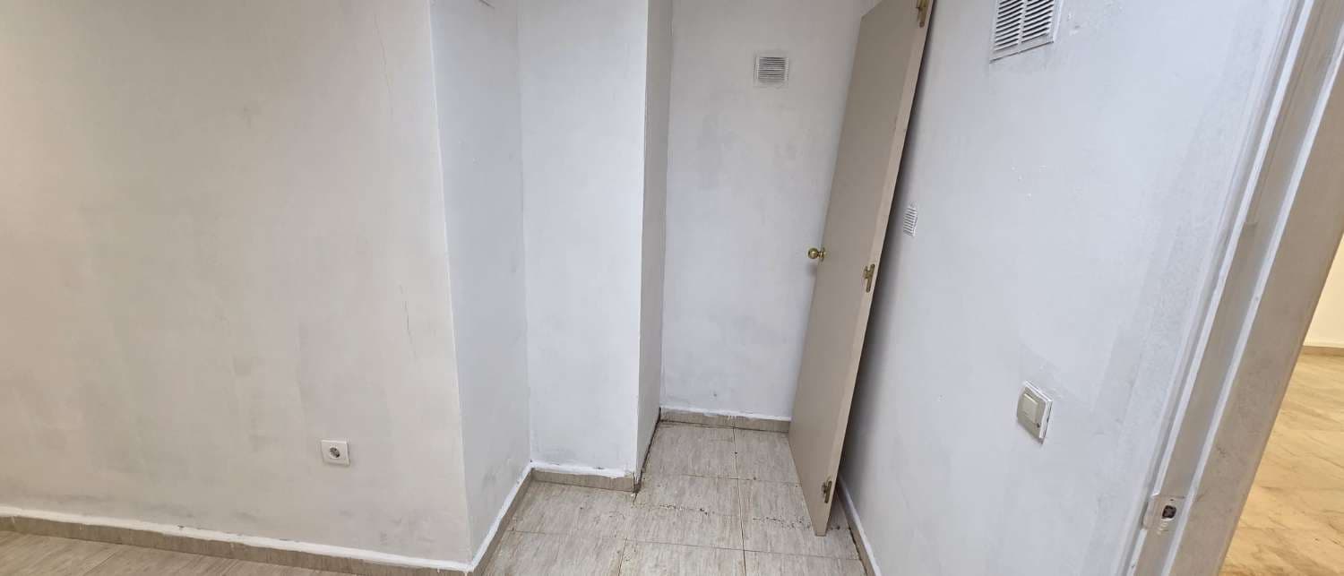 Flat for sale in Pizarra - € 155,000 (Ref: 9926712)