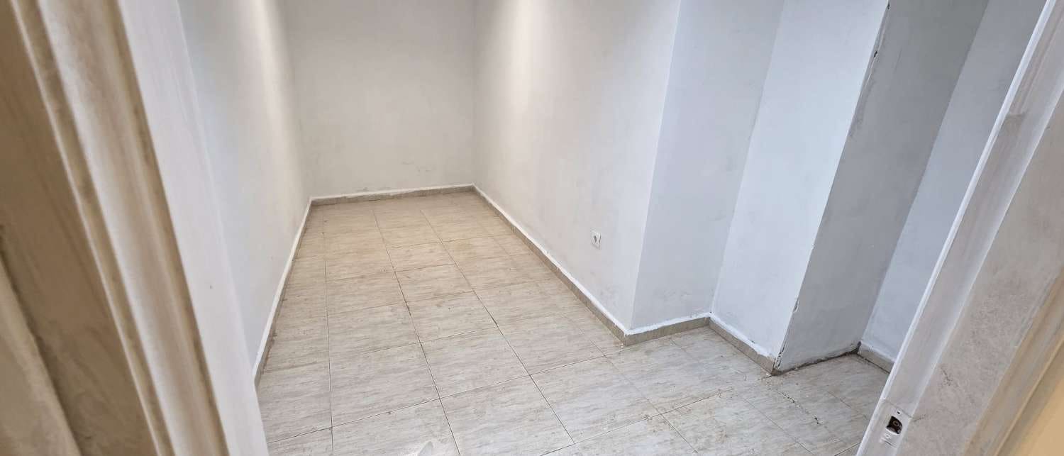 Flat for sale in Pizarra - € 155,000 (Ref: 9926712)