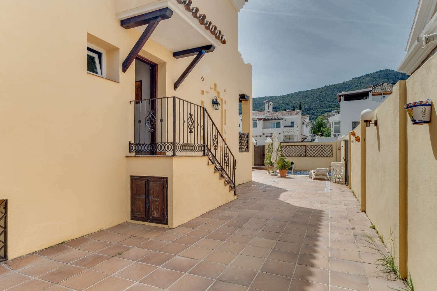 3 sovrum Semi-fristående Villa till salu i Alhaurin de la Torre med pool - 636 300 € (Ref: 9946937)