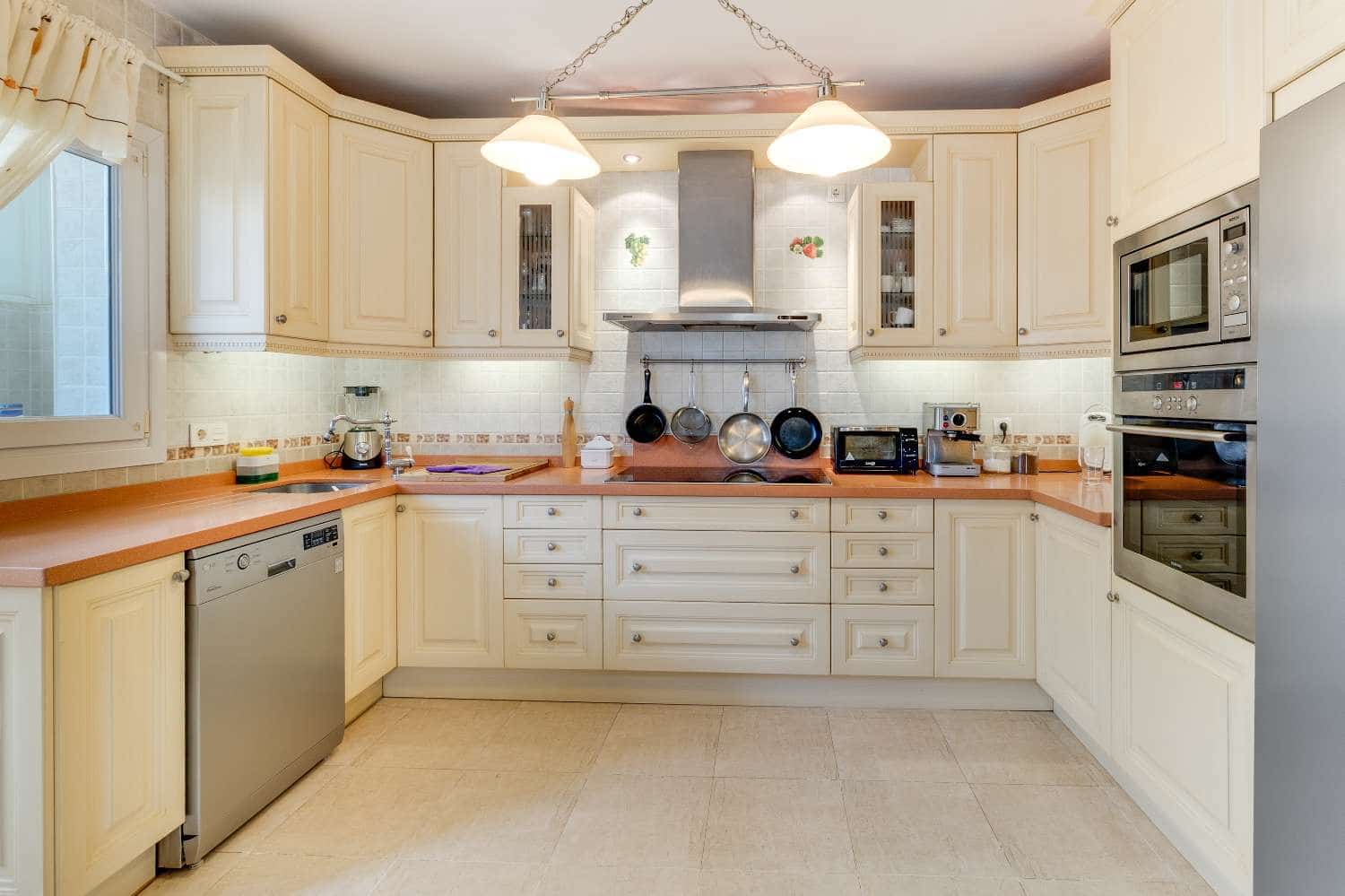 3 sovrum Semi-fristående Villa till salu i Alhaurin de la Torre med pool - 636 300 € (Ref: 9946937)
