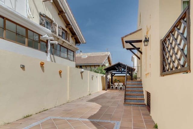3 sovrum Semi-fristående Villa till salu i Alhaurín de la Torre med pool - 636 300 € (Ref: 9946937)
