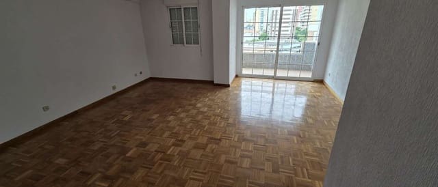 4 slaapkamer Penthouse te huur in Málaga stad met garage - € 2.200 (Ref: 9974622)
