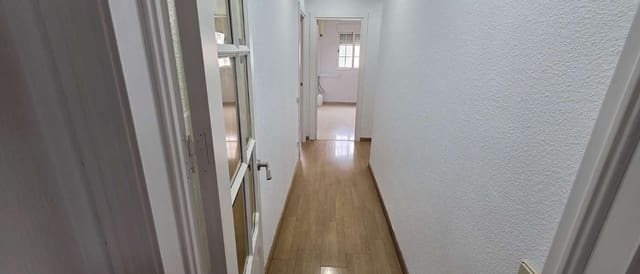4 slaapkamer Penthouse te huur in Málaga stad met garage - € 2.200 (Ref: 9974622)