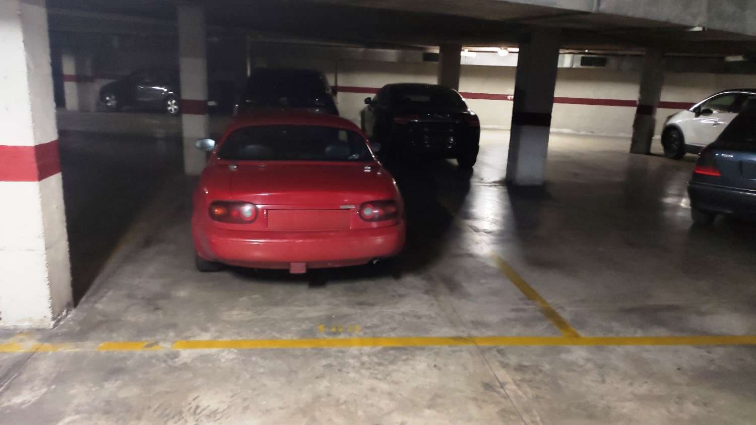 4 slaapkamer Penthouse te huur in Malaga stad met garage - € 2.200 (Ref: 9974622)