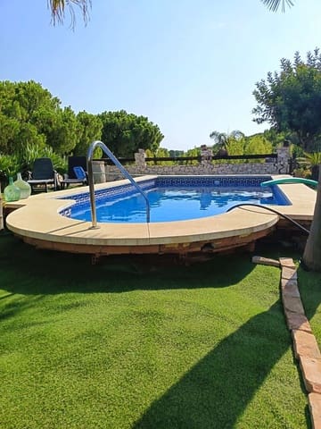 Chalet de 4 habitaciones en Alhaurín de la Torre en venta con piscina - 698.000 € (Ref: 9981792)