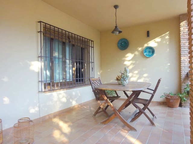 4 soverom Kjedet enebolig til salgs i Alhaurín de la Torre - € 595 000 (Ref: 9998024)