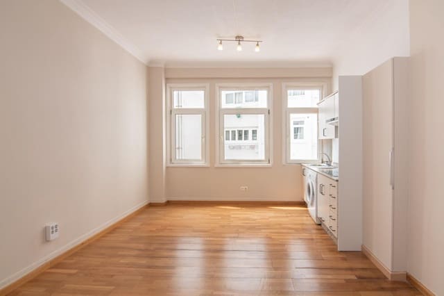 1 soveværelse Lejlighed til leje i A Coruña by - € 800 (Ref: 10033665)