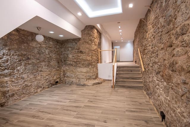 Commercial for rent in A Coruña city - € 1,850 (Ref: 10035500)