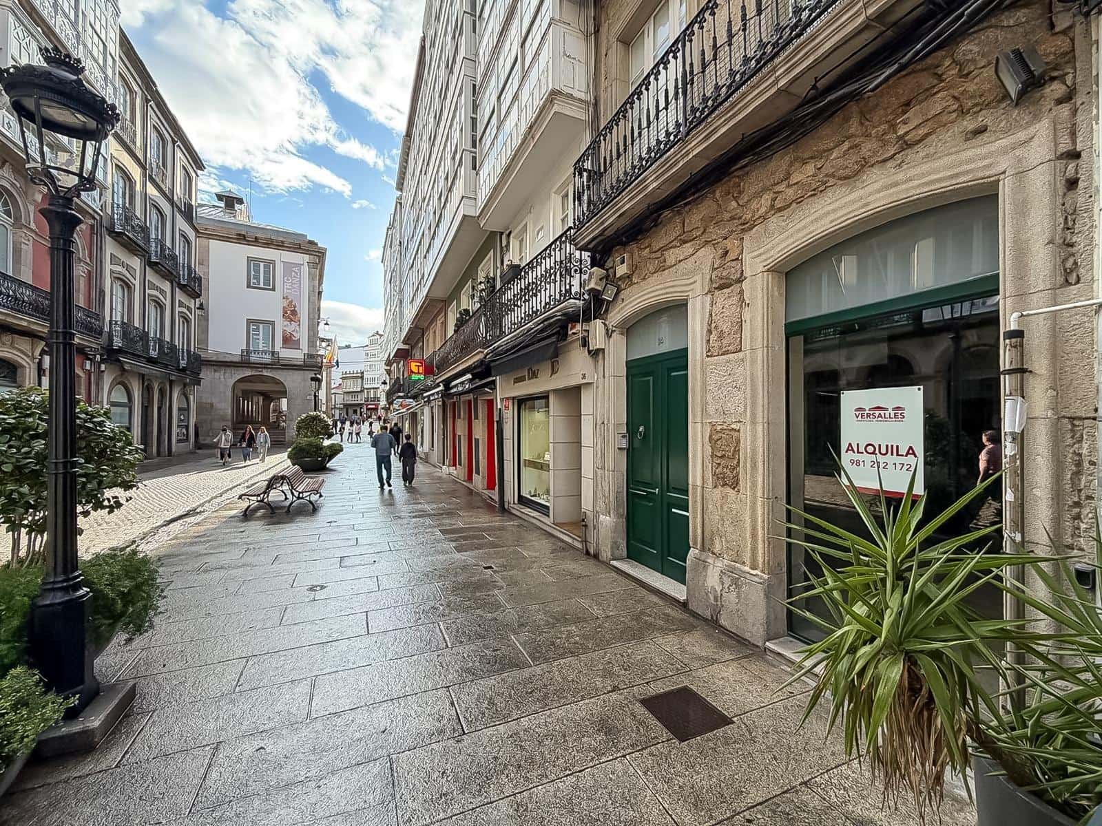 Commercial for rent in A Coruna city - € 1,850 (Ref: 10035500)