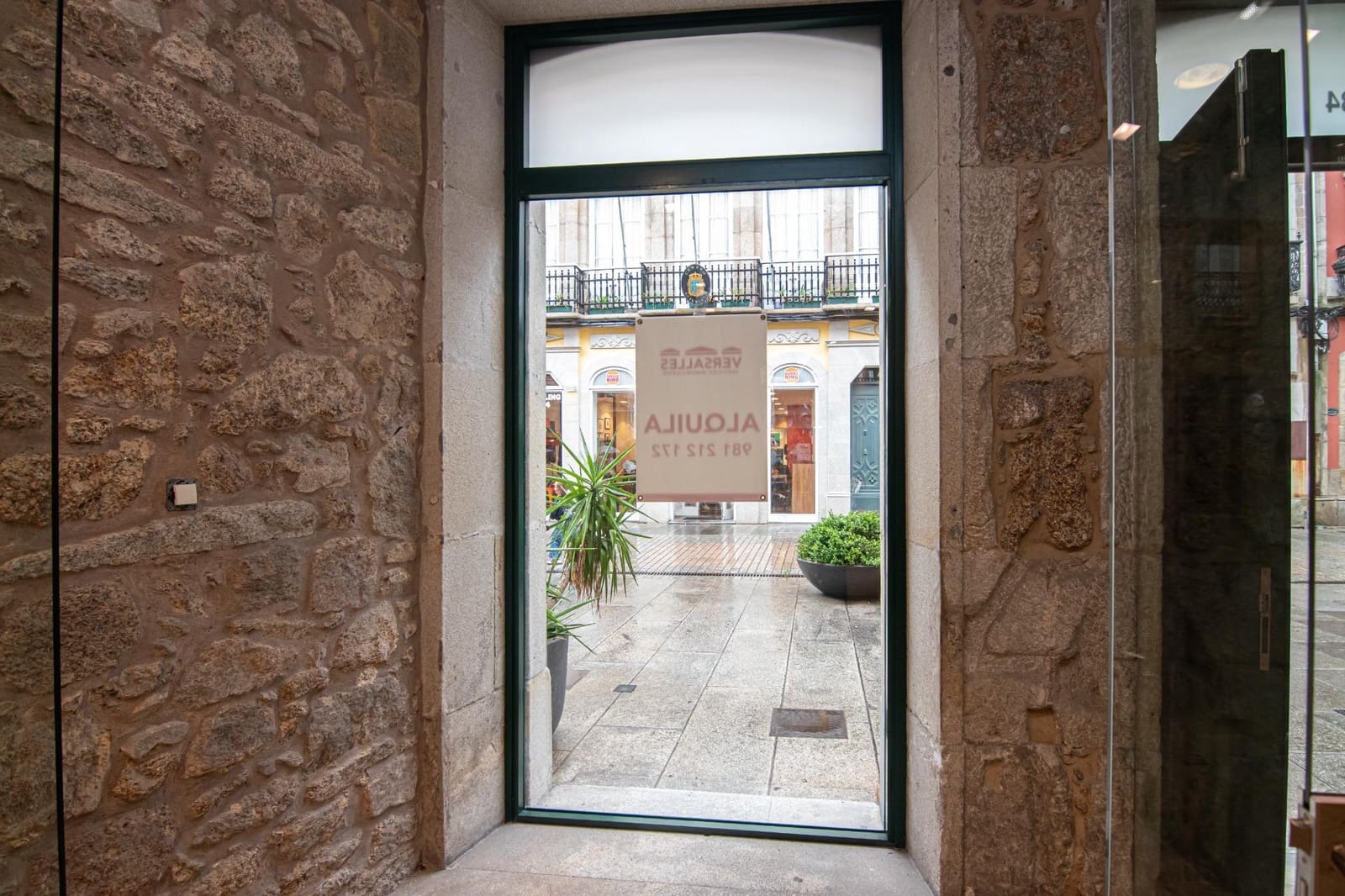 Commercial for rent in A Coruna city - € 1,850 (Ref: 10035500)