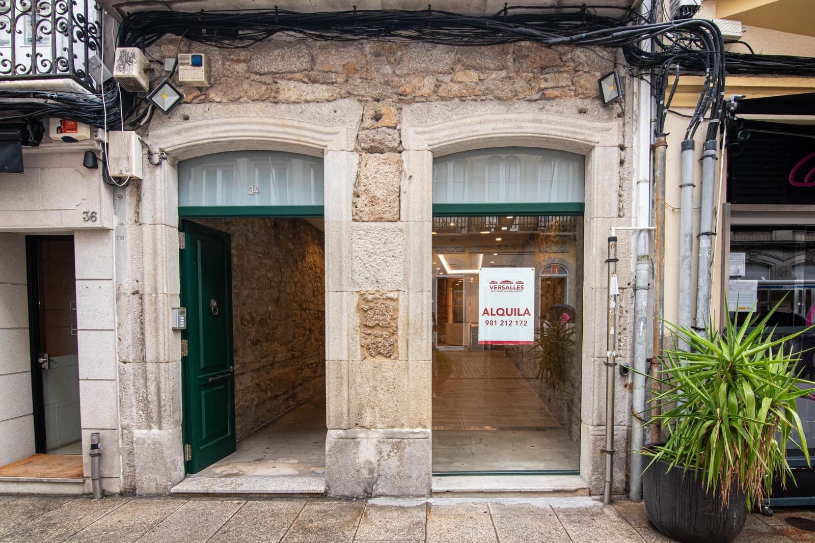 Commercial for rent in A Coruna city - € 1,850 (Ref: 10035500)