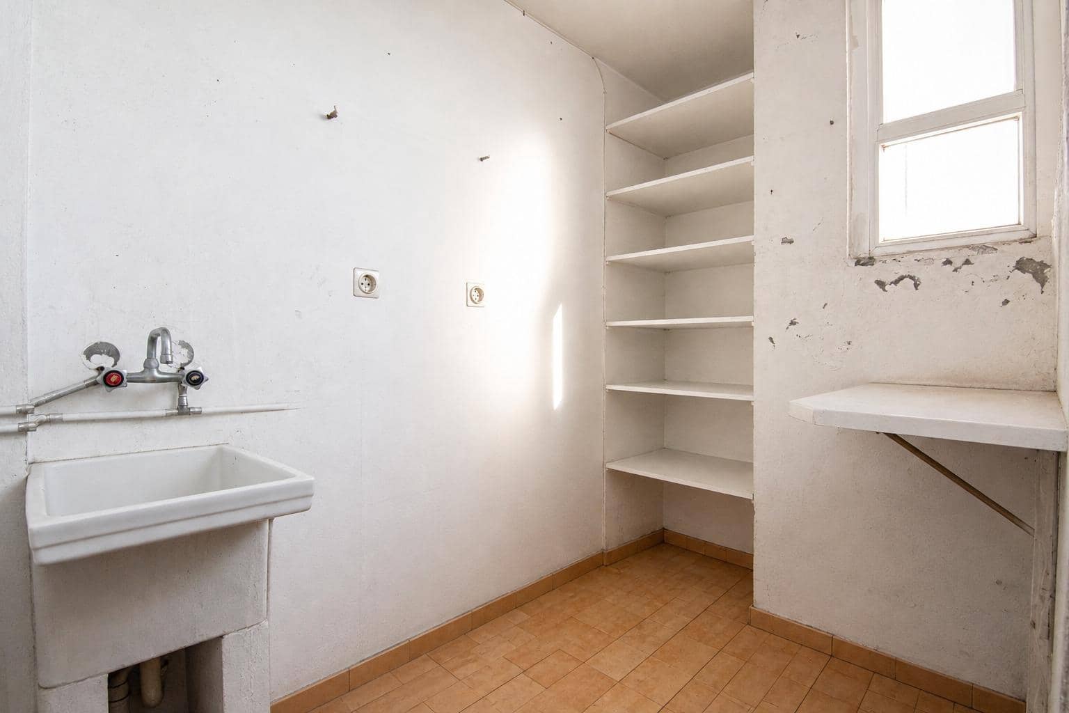 3 bedroom Flat for sale in A Coruna city with garage - € 339,000 (Ref: 10049509)