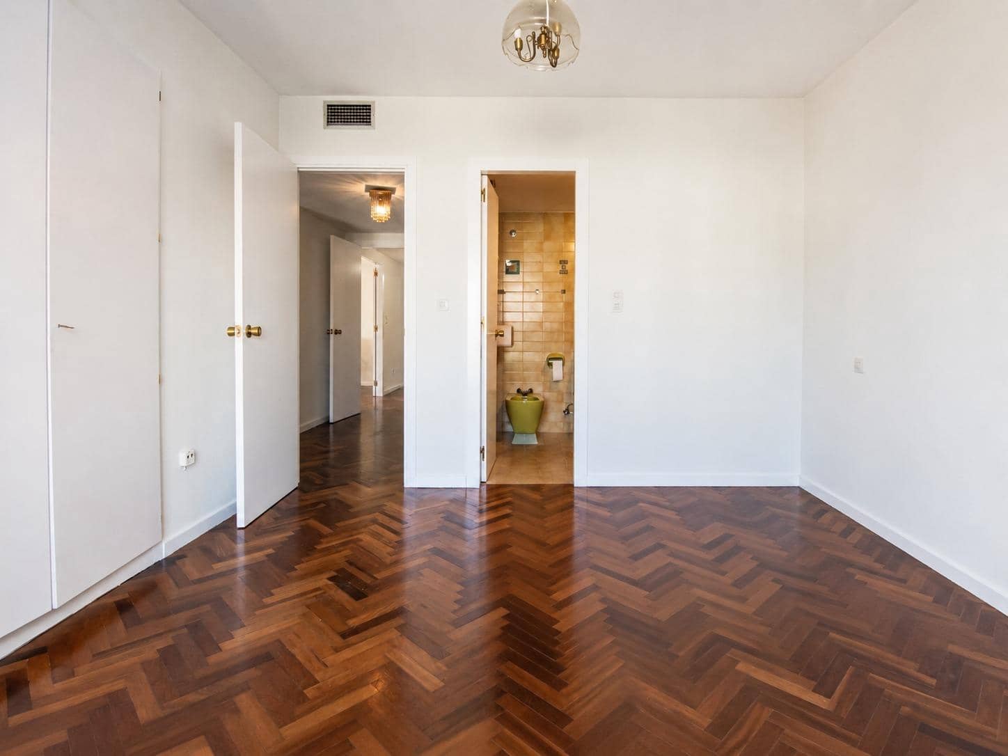 3 bedroom Flat for sale in A Coruna city with garage - € 339,000 (Ref: 10049509)