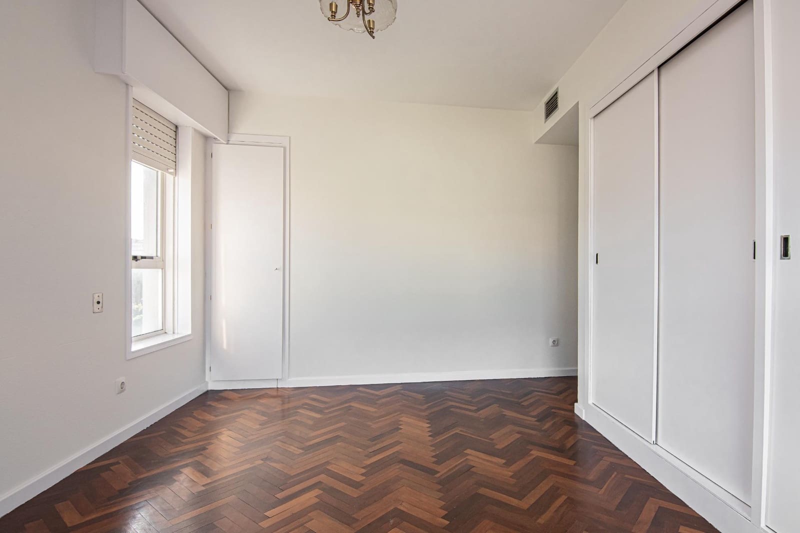 3 bedroom Flat for sale in A Coruna city with garage - € 339,000 (Ref: 10049509)