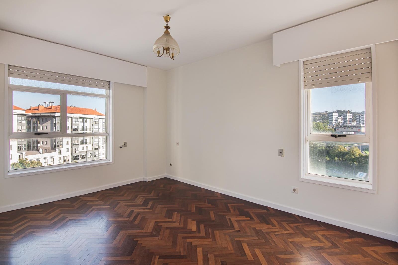3 bedroom Flat for sale in A Coruna city with garage - € 339,000 (Ref: 10049509)