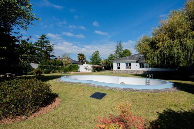 4 sovrum Villa till salu i Oleiros med pool - 620 000 € (Ref: 10049510)