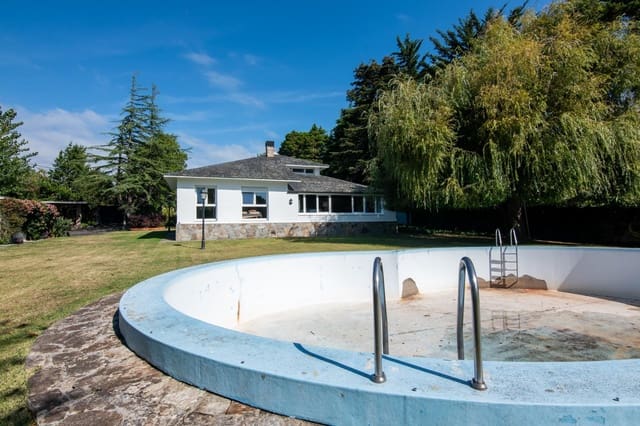 4 sovrum Villa till salu i Oleiros med pool - 620 000 € (Ref: 10049510)