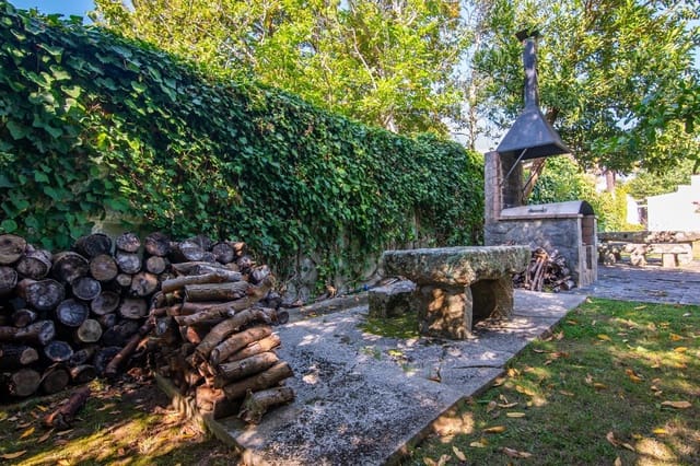 4 sovrum Villa till salu i Oleiros med pool - 620 000 € (Ref: 10049510)