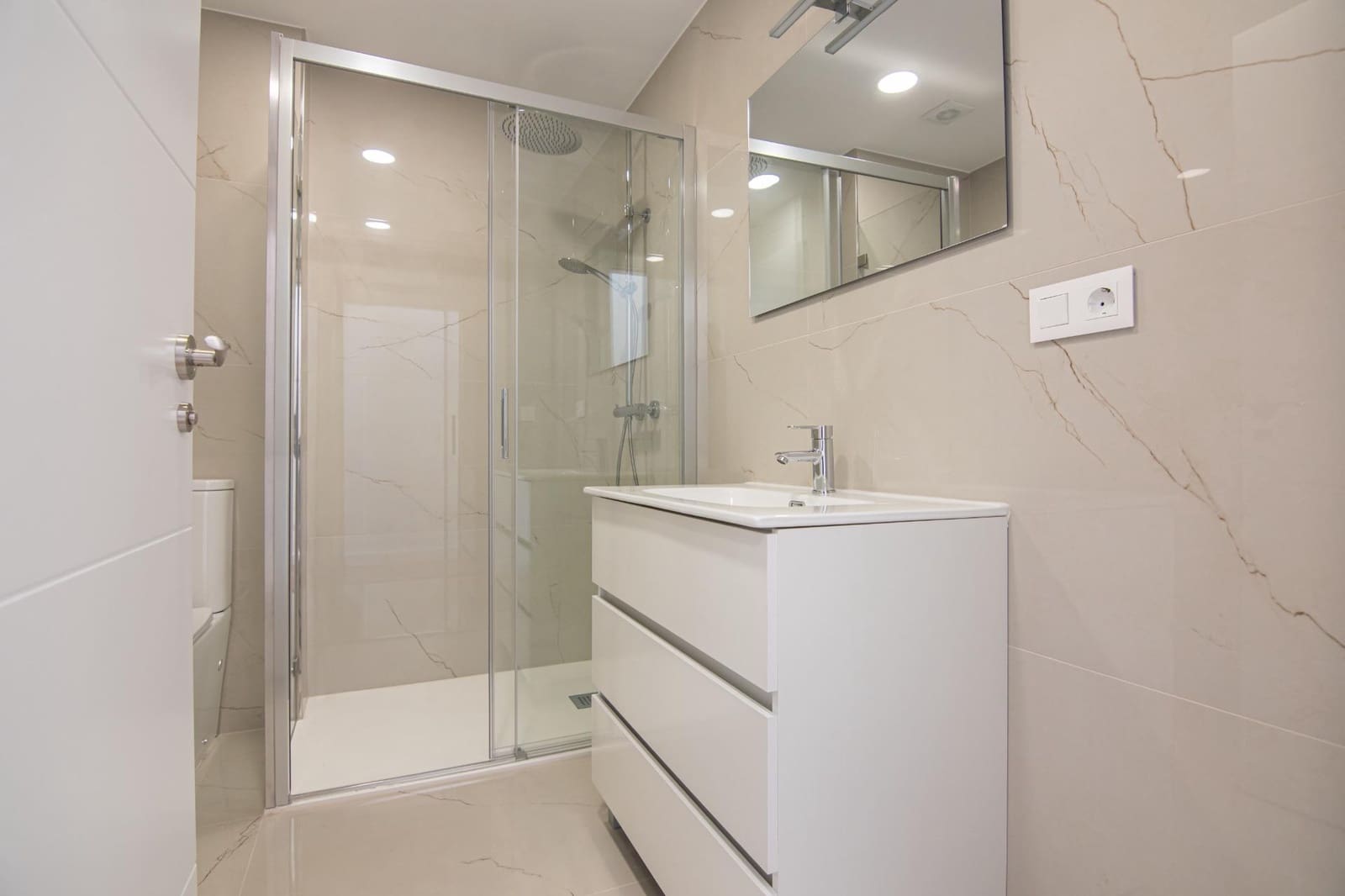3 slaapkamer Flat te koop in A Coruna stad - € 360.000 (Ref: 10094860)