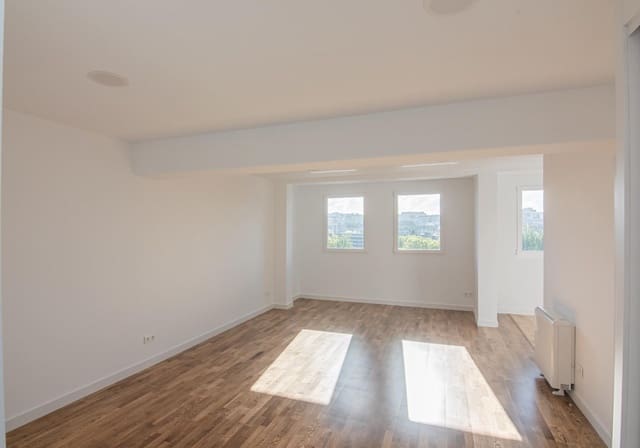 3 slaapkamer Flat te koop in A Coruña stad - € 360.000 (Ref: 10094860)