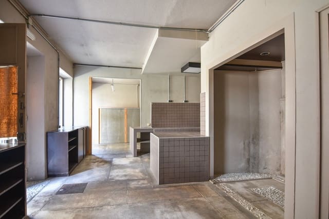 Commercial for rent in A Coruña city - € 650 (Ref: 10102522)
